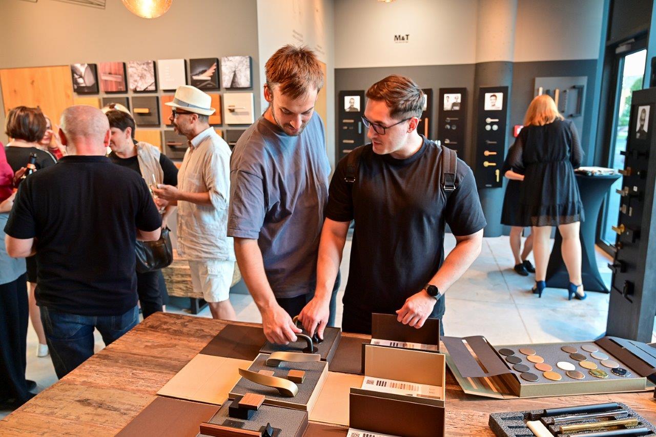 MT showroom setkani s architekty a novinari foto 9 zdroj MT