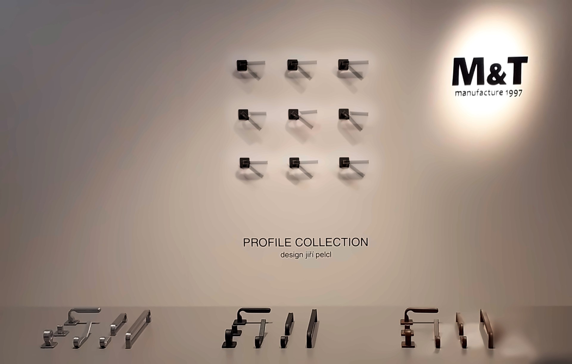 Kolekce kování PROFILE Collection od Jiřího Pelcla na expozici M&T