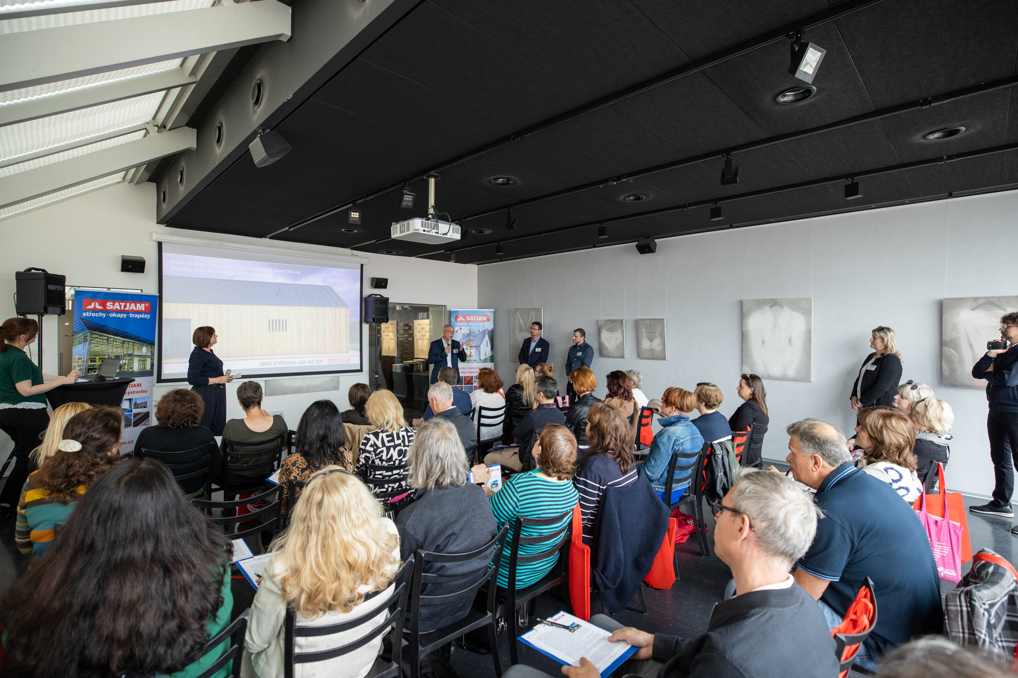 TK SATJAM Chci strechu 66 foto zdroj SATJAM