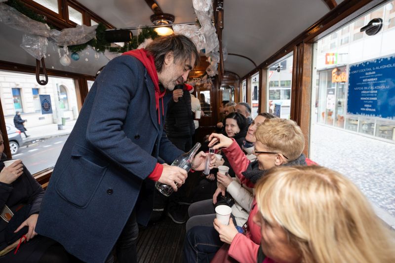 Vánoční tramvaj foto zdroj DENDRIT 134
