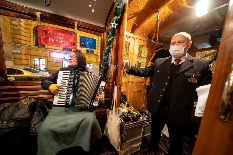 Vanocni tramvaj Dendrit 270