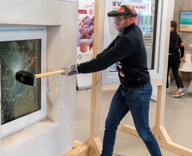 KLIDEA CHRÁNÍ NA TŘETÍ