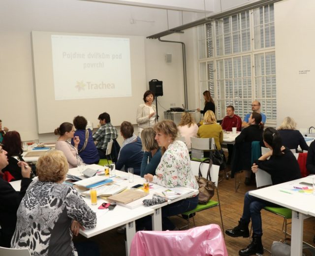 PODÍVALI JSME SE DVÍŘKŮM POD POVRCH