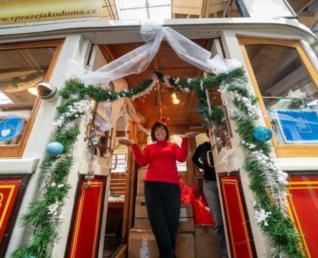 VÁNOČNÍ TRAMVAJ OPĚT FRČELA!